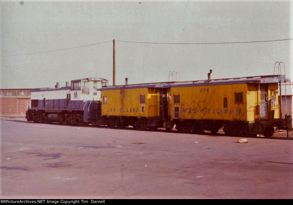 LI 163 & 2 cabooses at Holban S. yard